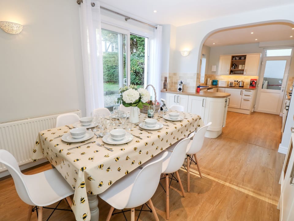 Cottage | Interior