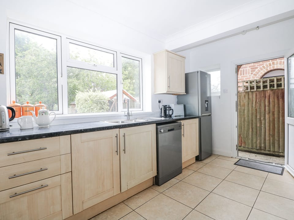 Fridge, microwave, dishwasher, electric kettle