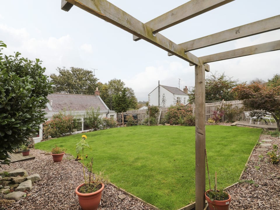 Cottage | Property grounds