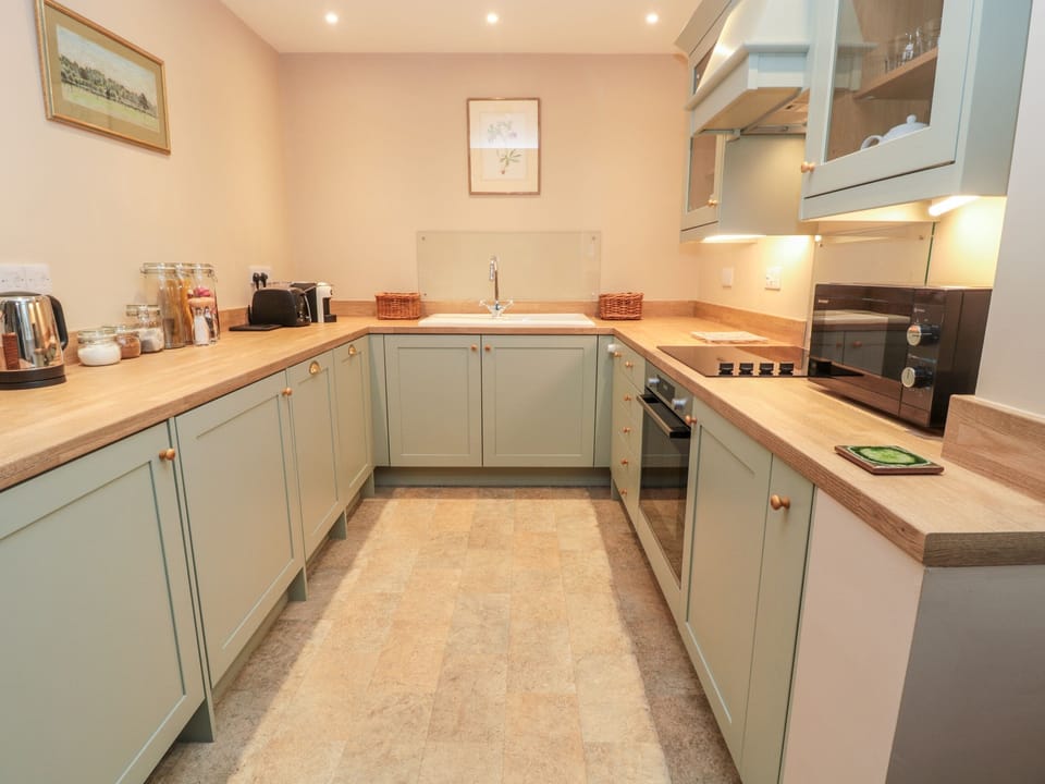 Cottage | Private kitchen | Fridge, dishwasher, electric kettle, toaster