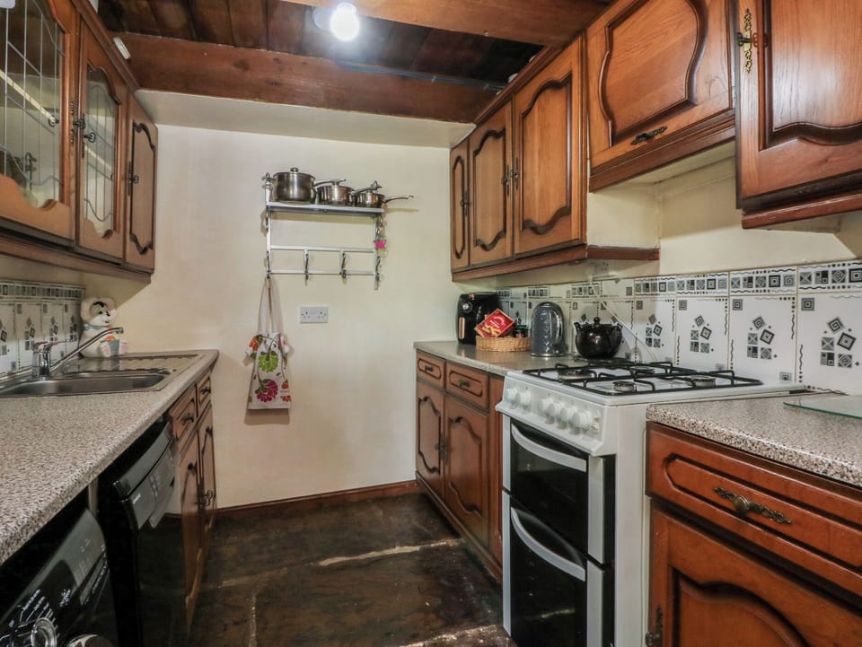 Fridge, microwave, dishwasher, electric kettle