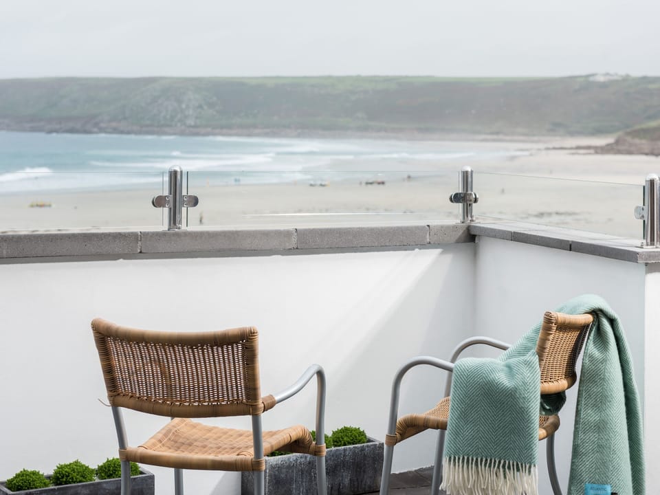 Cottage | Balcony