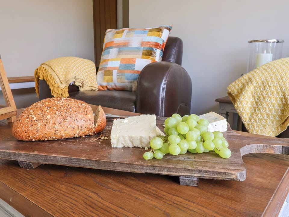 Cottage | Food and drink