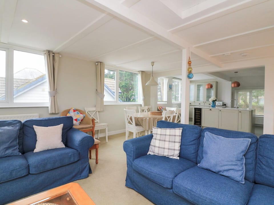 Cottage | Living area | TV