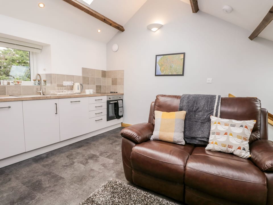 Cottage | Private kitchen | Fridge, dishwasher, electric kettle, toaster