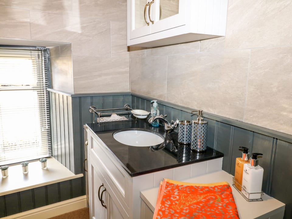 Richfield Cottage in Derbyshire Dales District