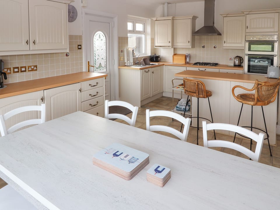 Cottage | Interior