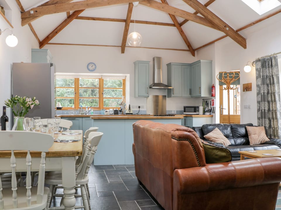 Cottage | Living room | Fireplace