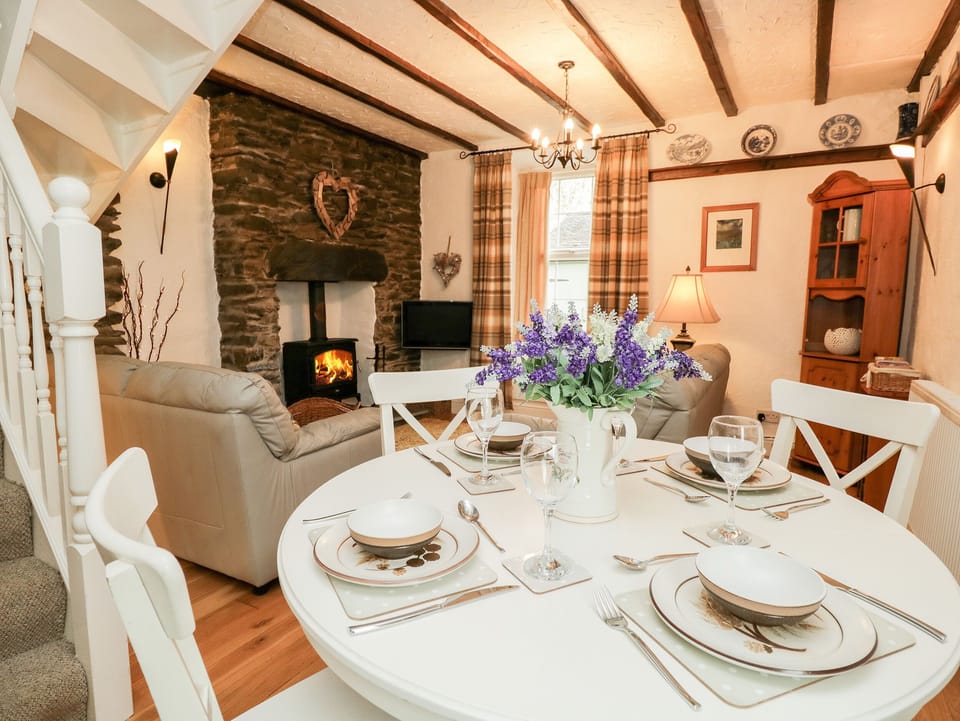 Cottage | Interior