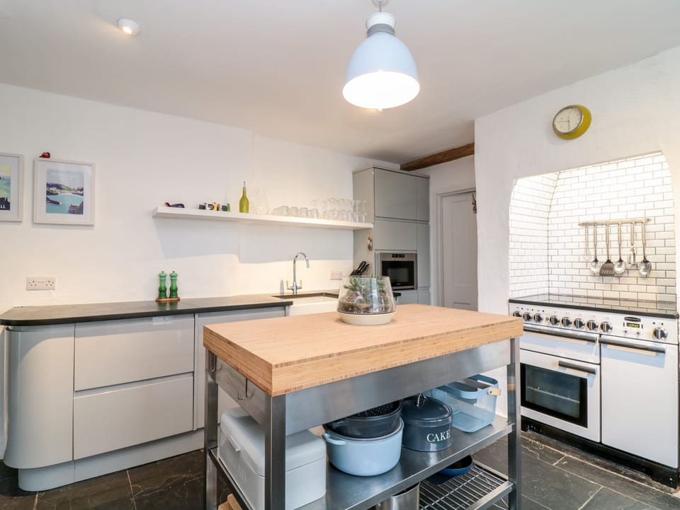 Cottage | Interior