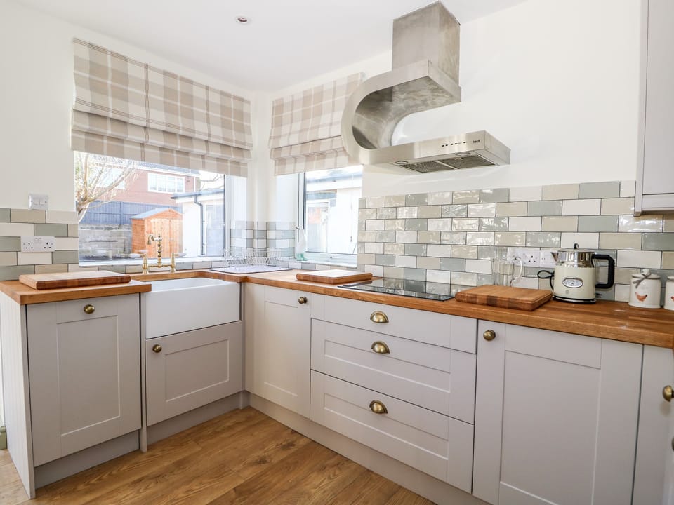 Cottage | Private kitchen | Fridge, microwave, dishwasher, electric kettle