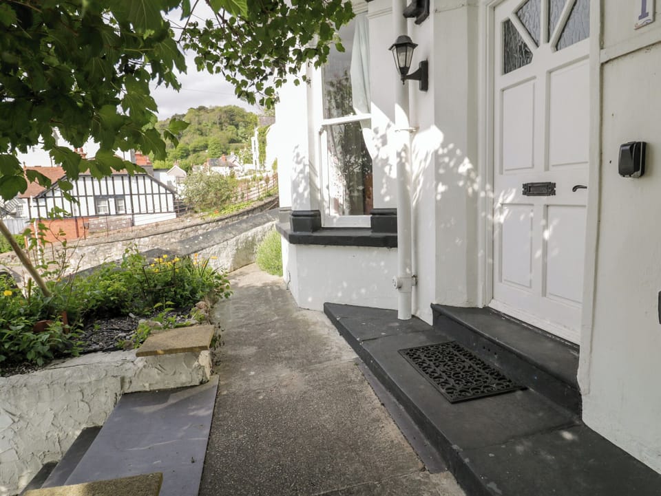 Cottage | Exterior detail