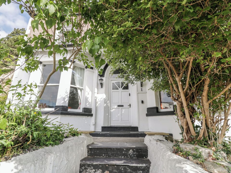 Cottage | Exterior detail