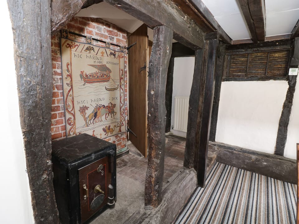 Cottage | 4 bedrooms, individually decorated, individually furnished, free WiFi