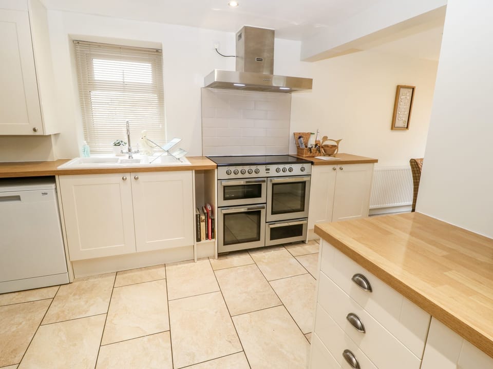 Cottage | Interior