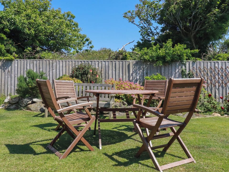Cottage | Outdoor dining