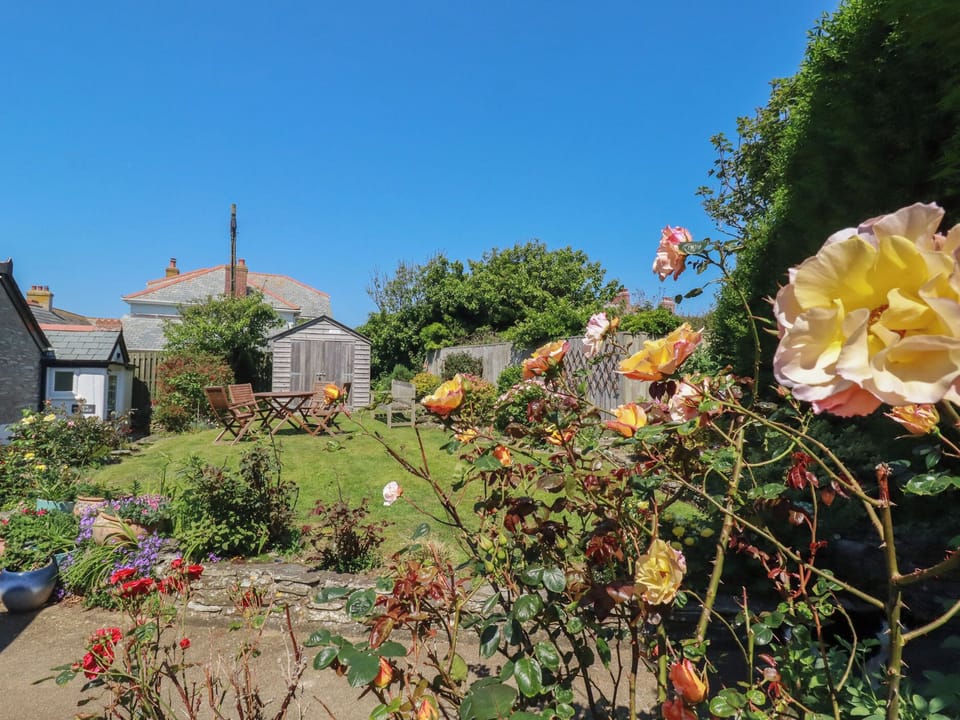 Cottage | Property grounds