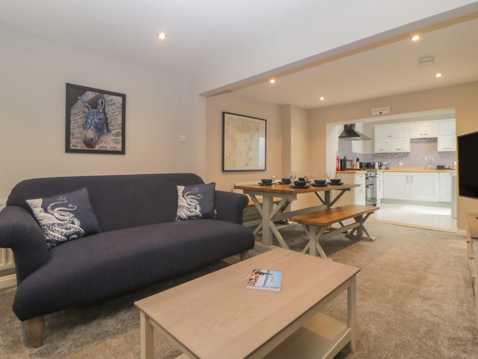 Cottage | Interior