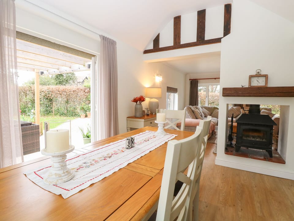 Cottage | Private kitchen | Fridge, microwave, dishwasher, electric kettle