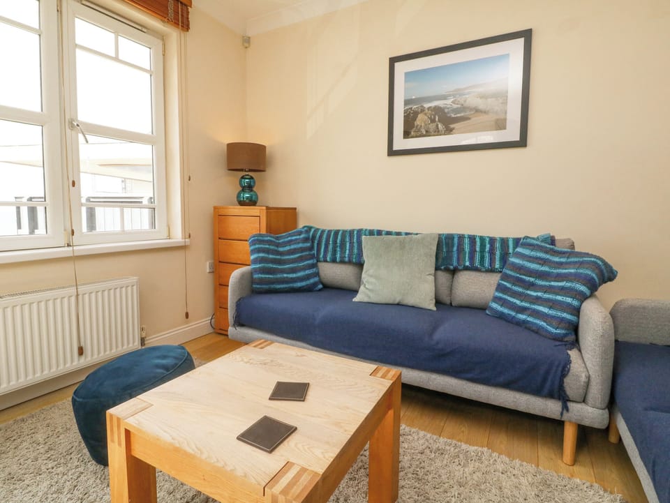 Cottage | Living area