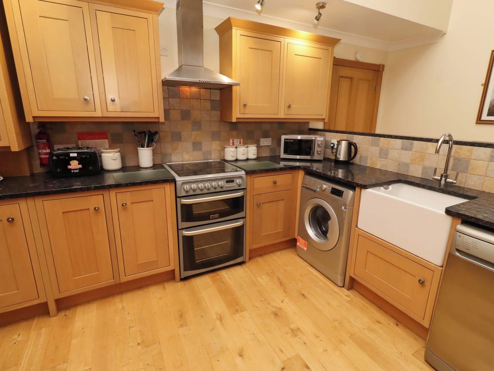 Fridge, microwave, dishwasher, electric kettle