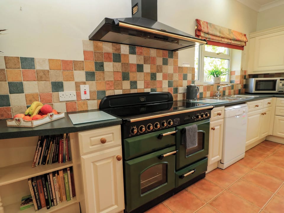 Fridge, microwave, dishwasher, electric kettle