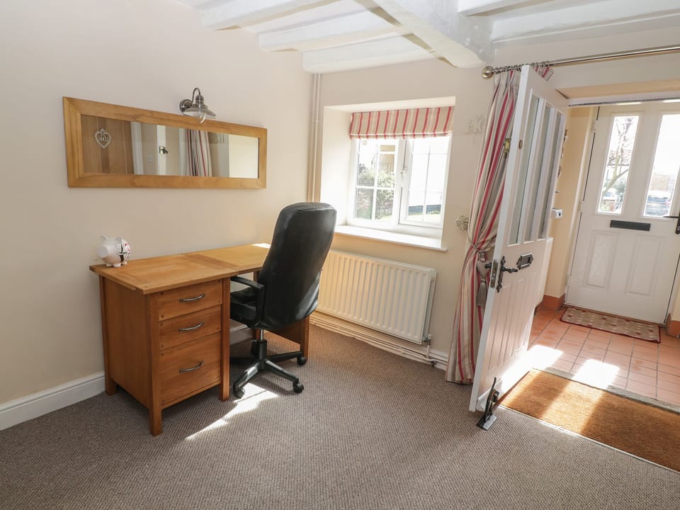 Cottage | 2 bedrooms, individually decorated, individually furnished, free WiFi