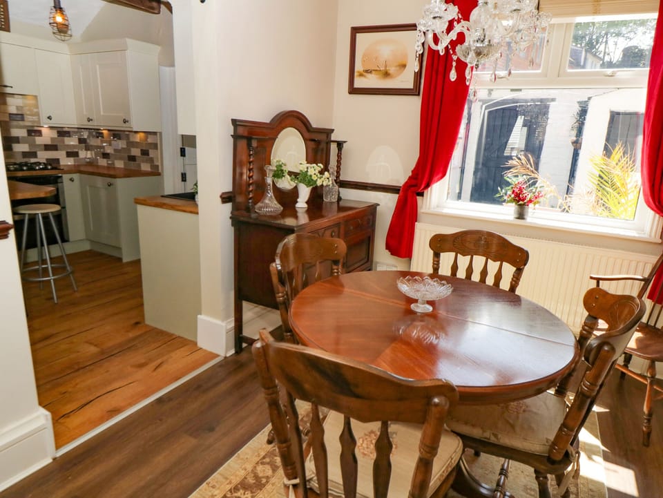 Cottage | Interior