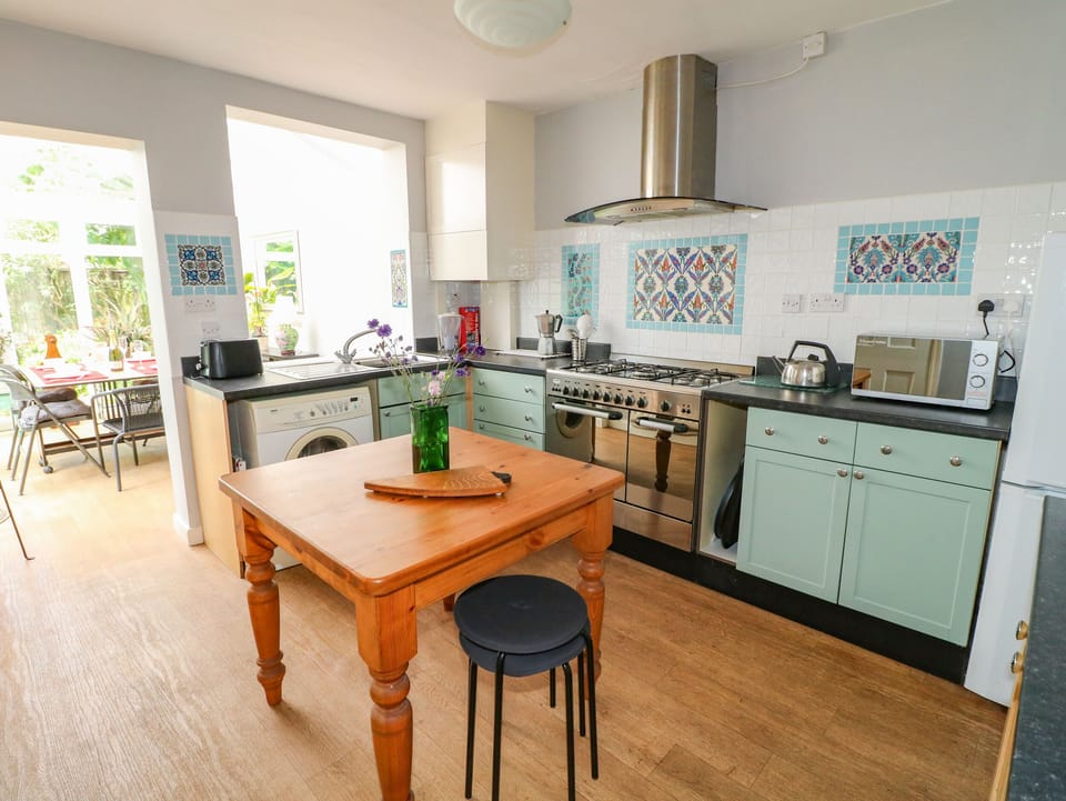 Cottage | Interior