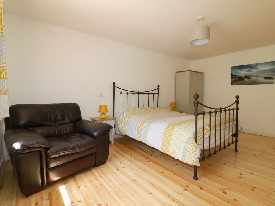 Cottage | 2 bedrooms, individually decorated, individually furnished, free WiFi