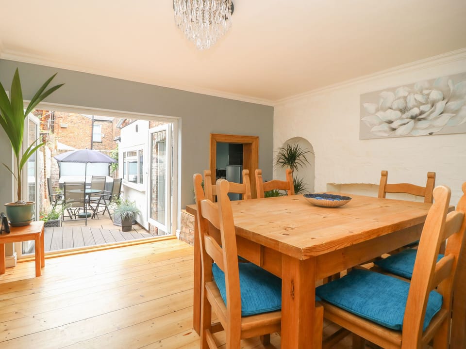 Cottage | Interior