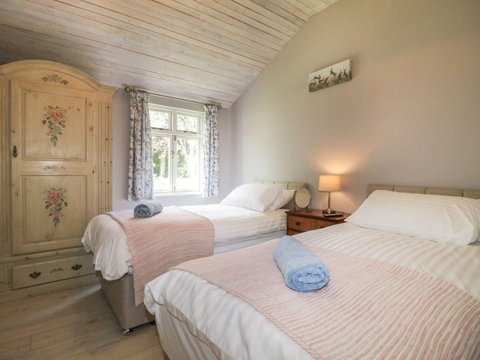 The Hen House Cabin in East Staffordshire District