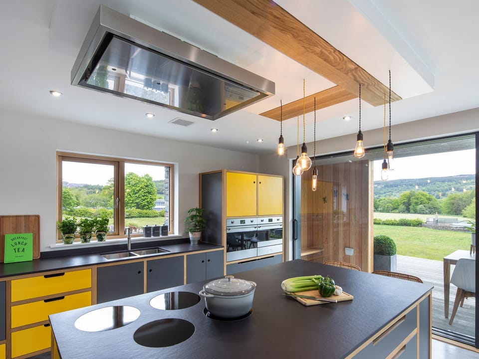 Cottage | Private kitchen | Fridge, dishwasher, cookware/dishes/utensils