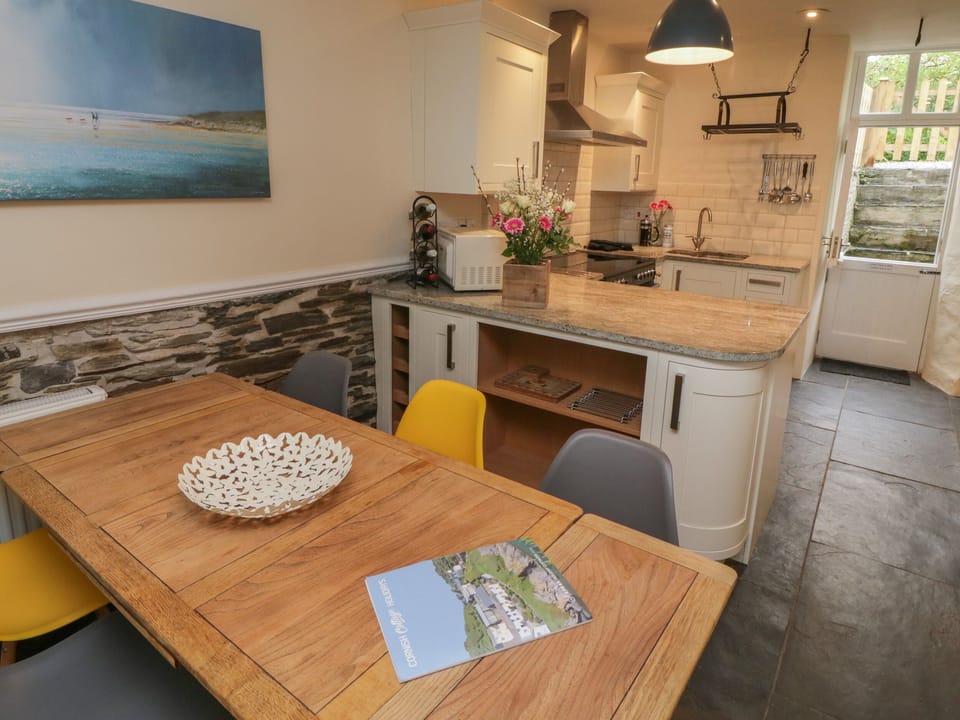 Cottage | Interior
