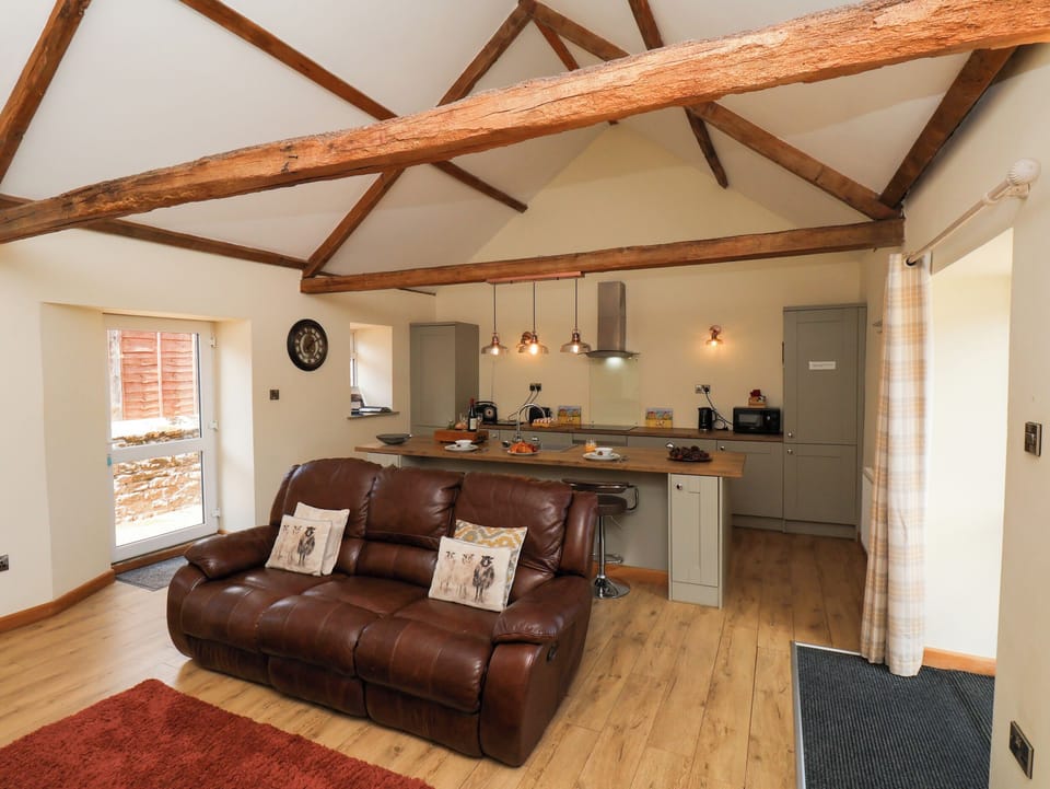 Cottage | Living area | Fireplace