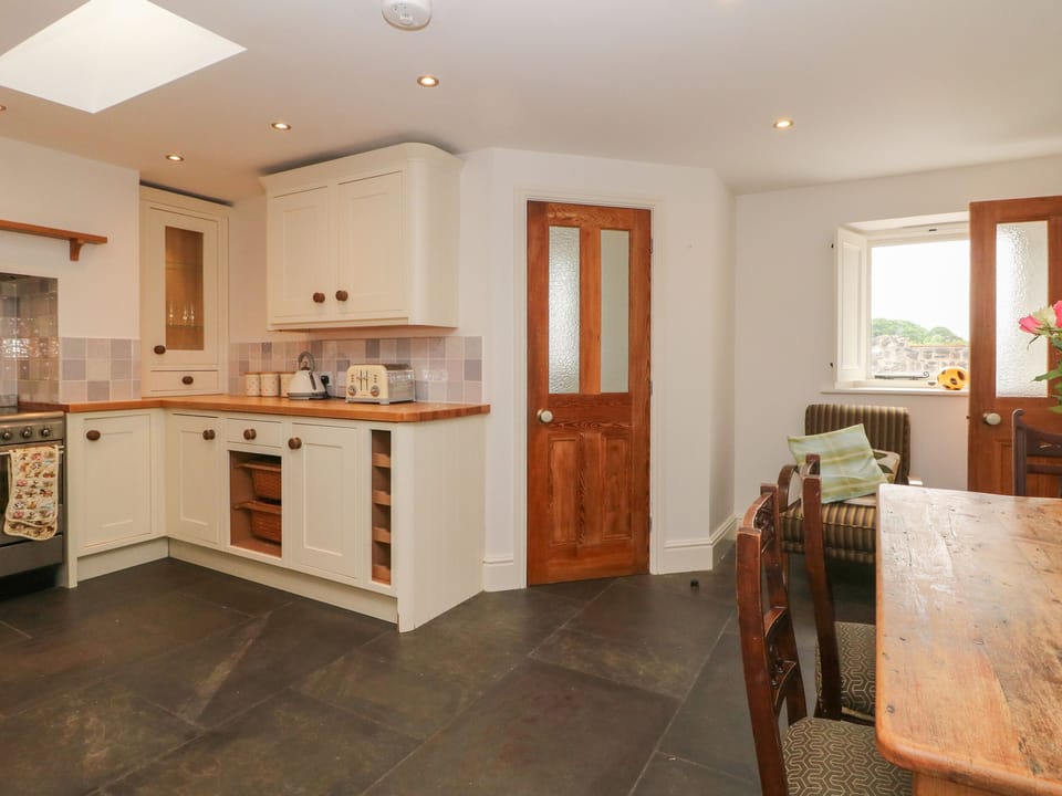 Cottage | Interior