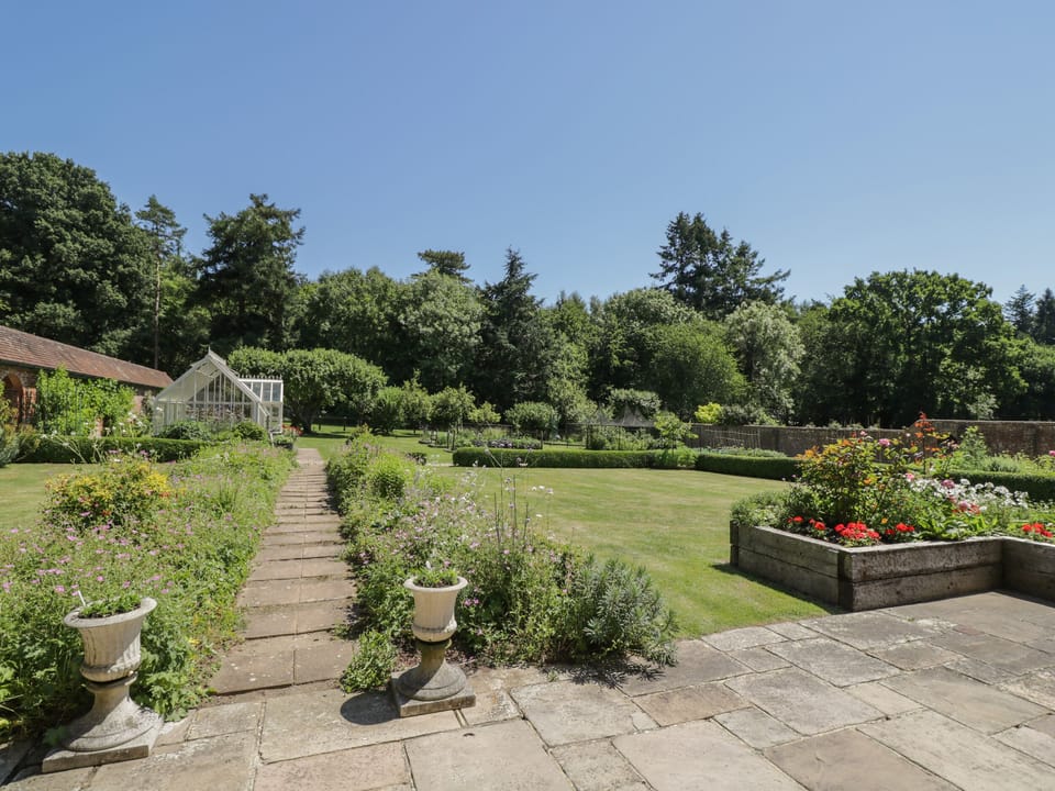 Cottage | Interior