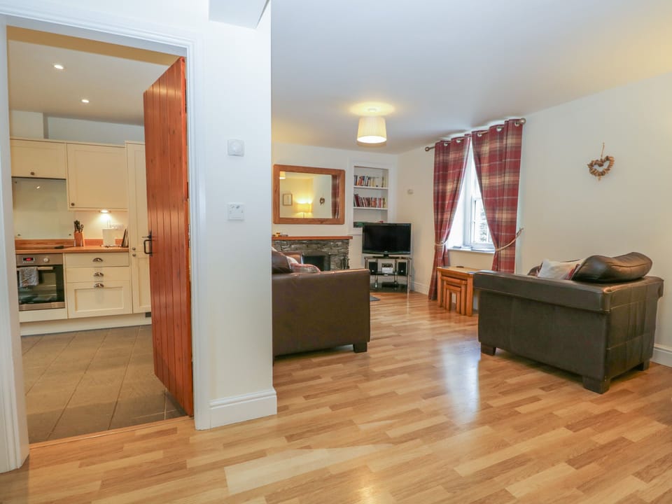 Cottage | Living room | Fireplace, DVD player