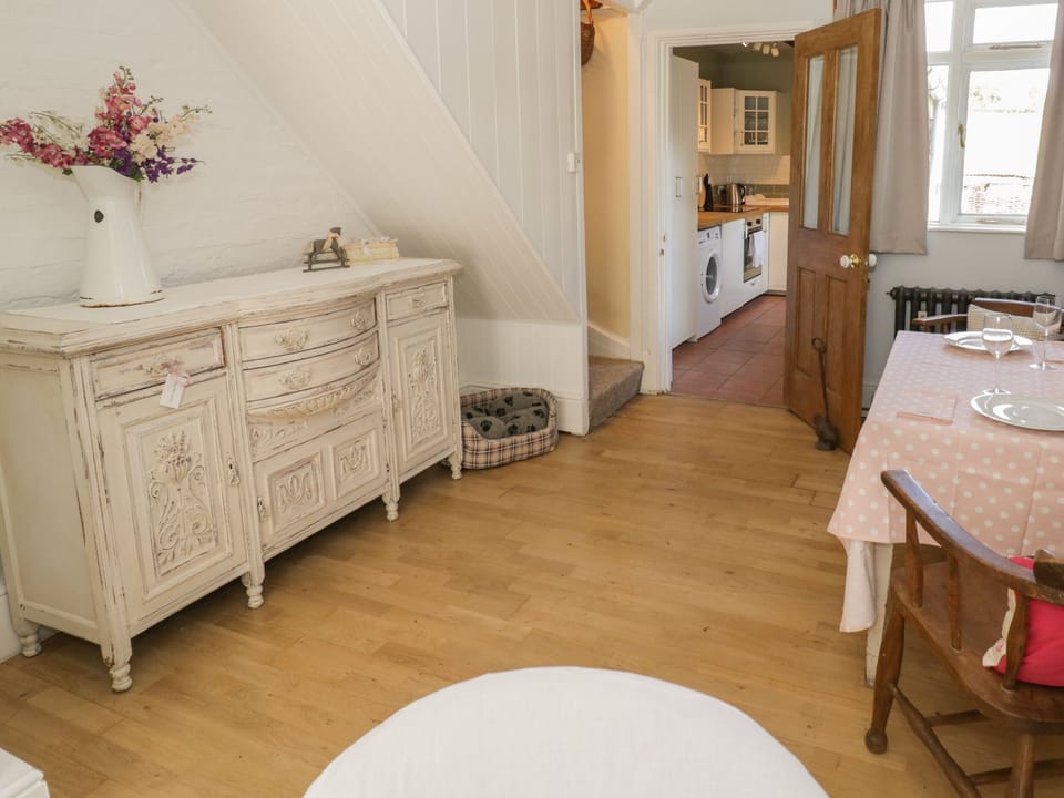 Cottage | Interior