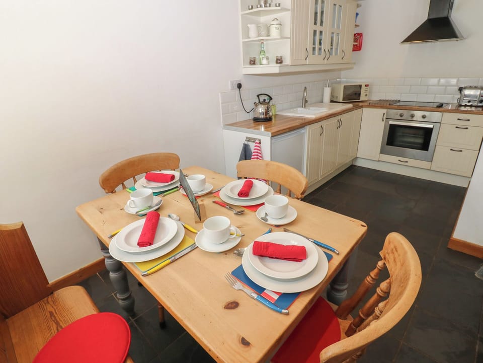 Cottage | Interior