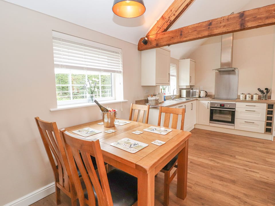 Cottage | Private kitchen | Fridge, microwave, dishwasher, electric kettle