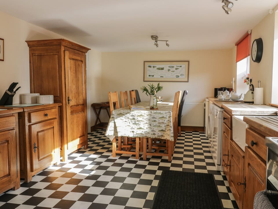 Cottage | Interior