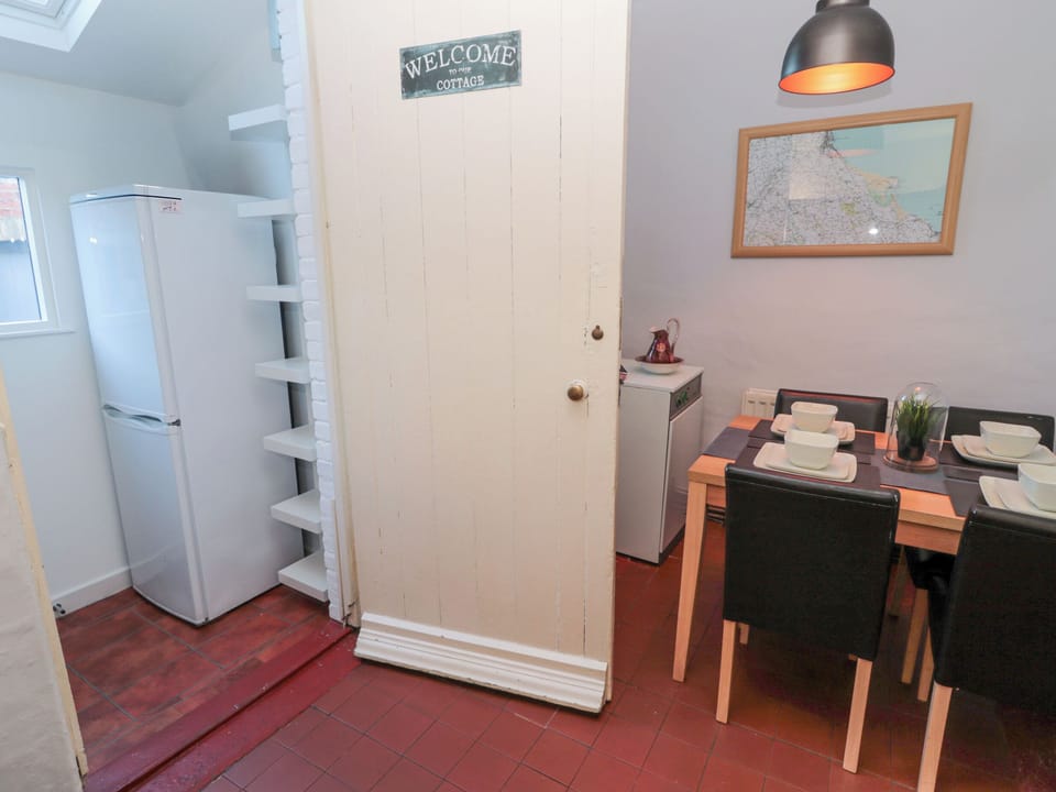 Cottage | Dining