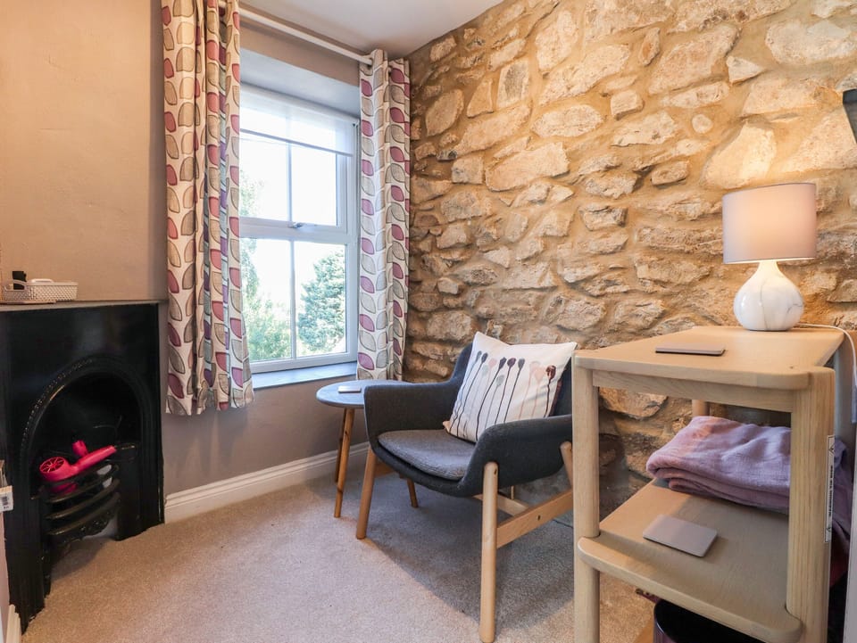 Cottage | Living room | Fireplace