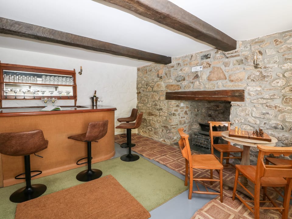 Cottage | Interior