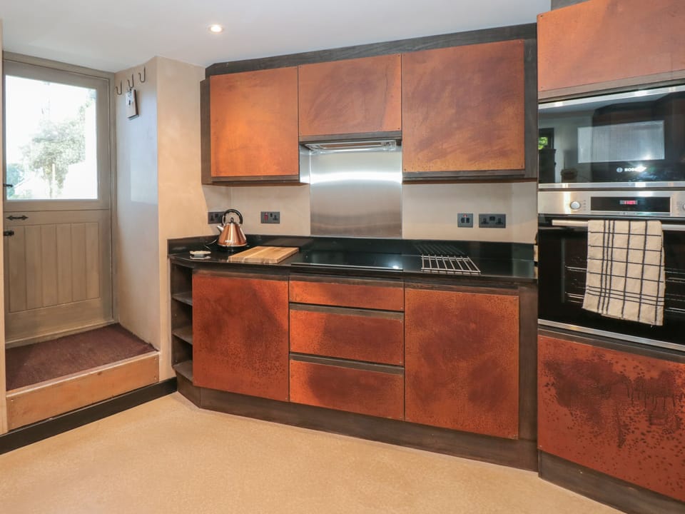 Cottage | Private kitchen | Fridge, microwave, dishwasher, electric kettle