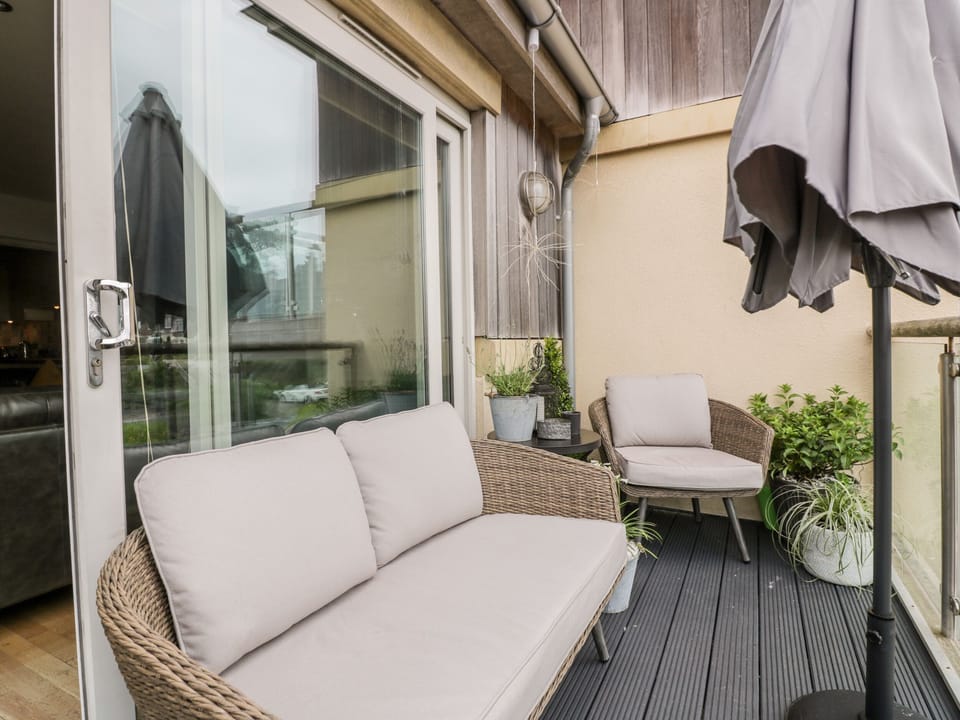 Cottage | Balcony
