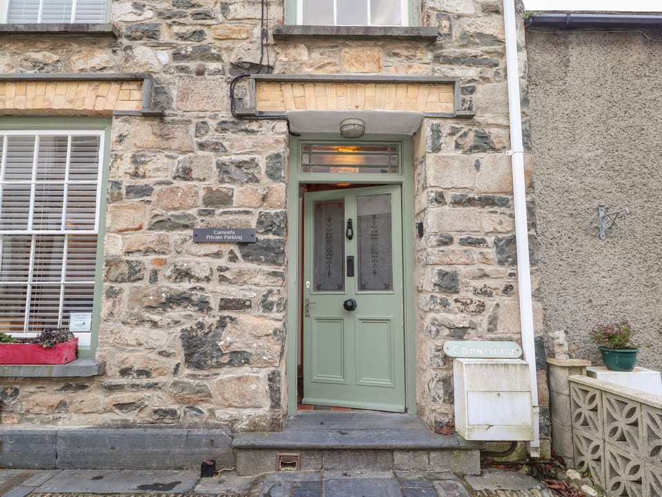 Cottage | Exterior detail