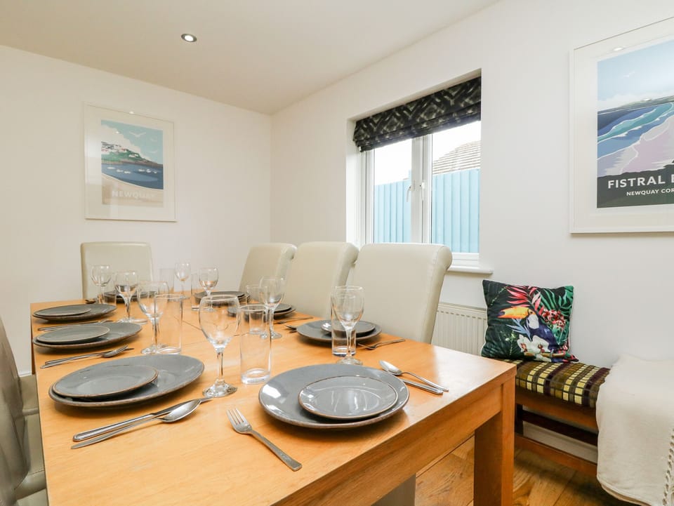 Cottage | Private kitchen | Fridge, dishwasher, electric kettle, toaster