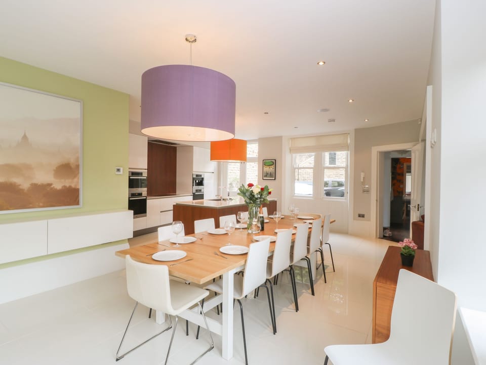 Cottage | Private kitchen | Fridge, dishwasher, electric kettle, toaster